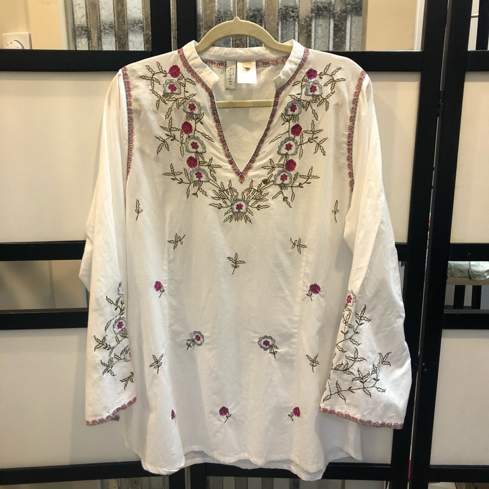 Sahali white embroidered flowered tunic large